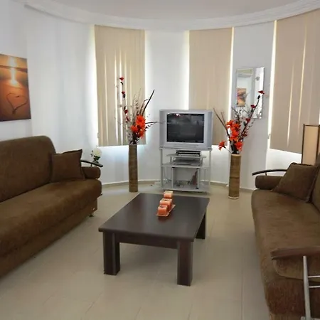 Fairways Private Pool & Garden Villa *